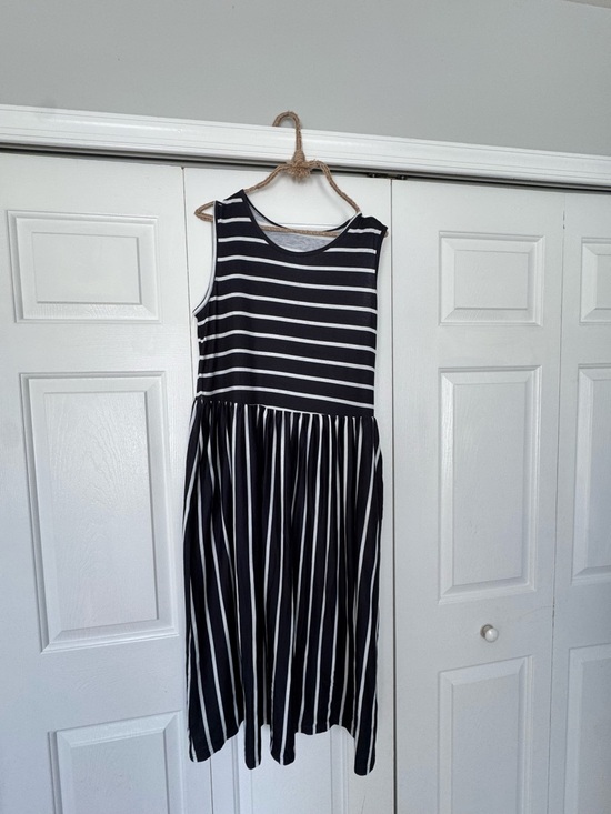 Dokotoo Dresses & Skirts - Striped Black and White Sleeveless Maxi Dress